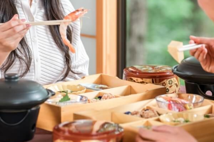 食事をしている様子